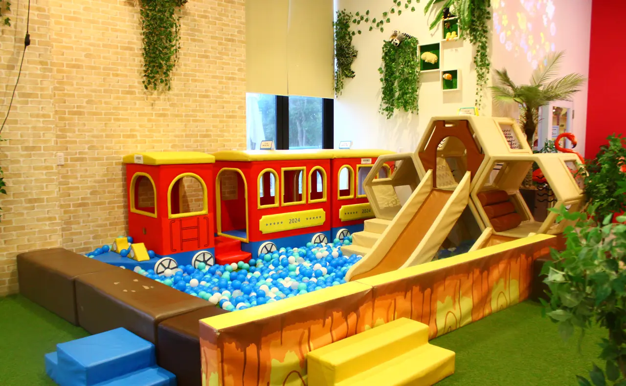 アニタッチ　イオンオール太田　遊具