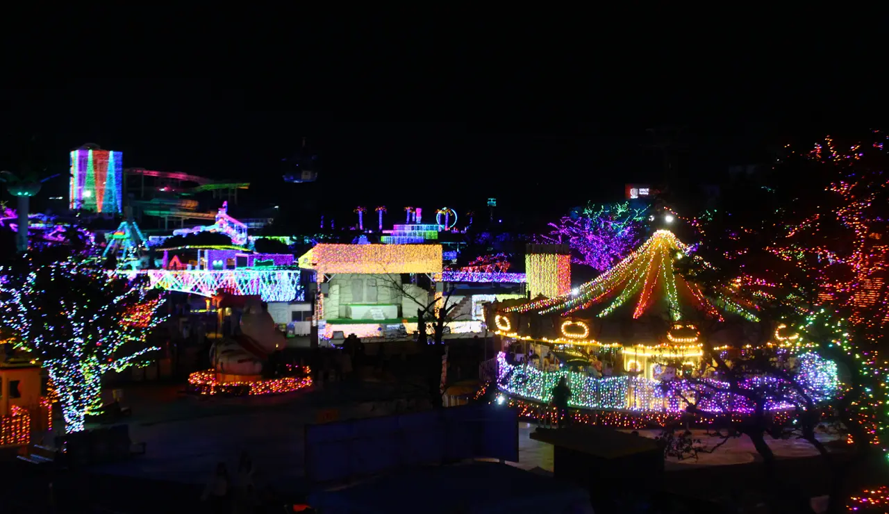 よみうりランド　ジュエルミネーション　芝生広場からの景色