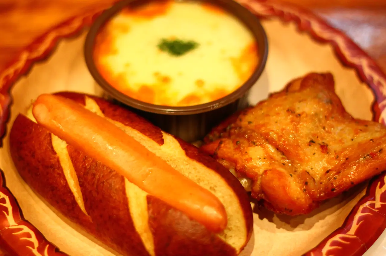 東京ディズニーランド　ラ・タベルヌ・ド・ガストン　アソートプレート