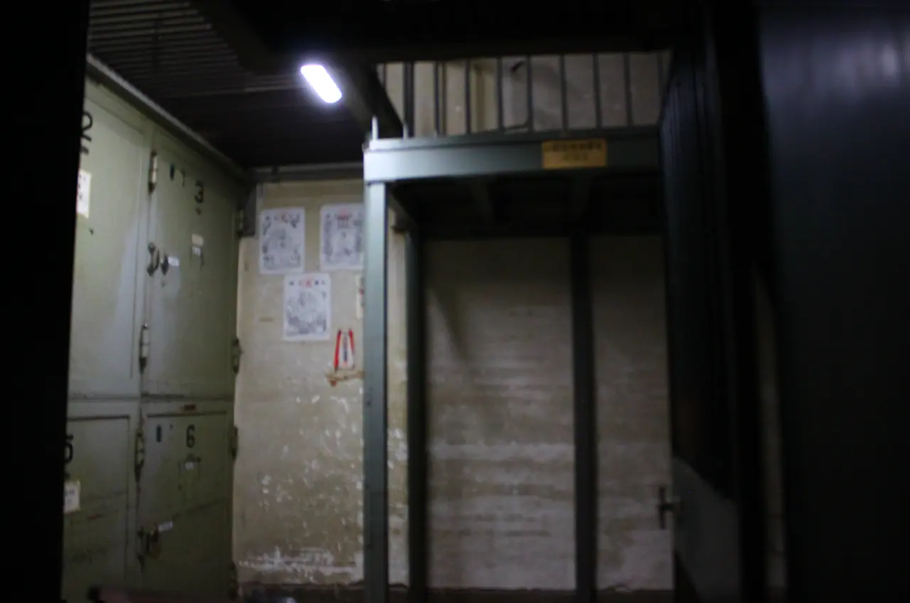 盛岡観光　岩手銀行赤レンガ館　金庫室