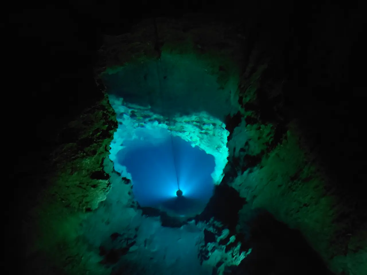 岩手　龍泉洞　第2地底湖