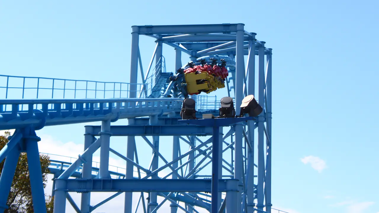 浜名湖パルパル　メガコースター「四次元」　ツイストダイブ