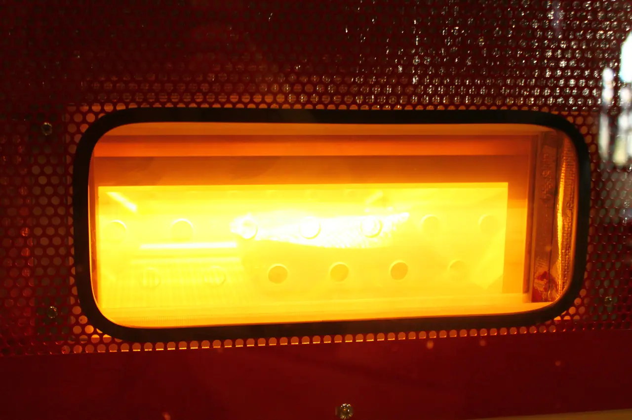 よみうりランド　ワークショップ　マイU.F.O.ファクトリー　熱でラップを接着